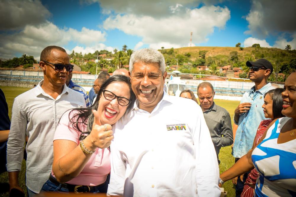 Deputada Ludmilla Fiscina acompanha Jerônimo Rodrigues em inauguração da pavimentação da BA-516, em Teodoro Sampaio